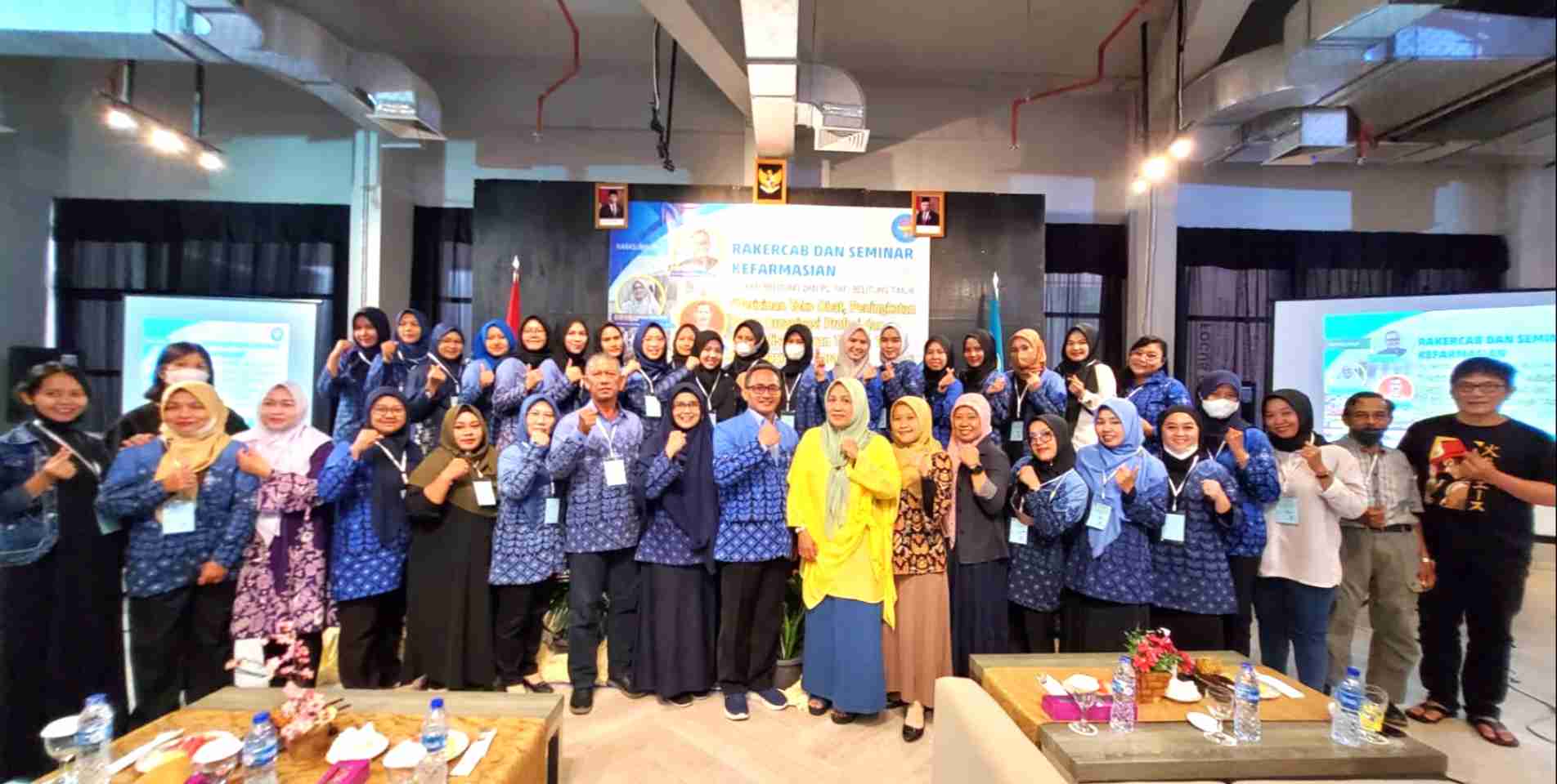 PAFI Pangururan sedang mengikuti pelatihan tentang regulasi farmasi