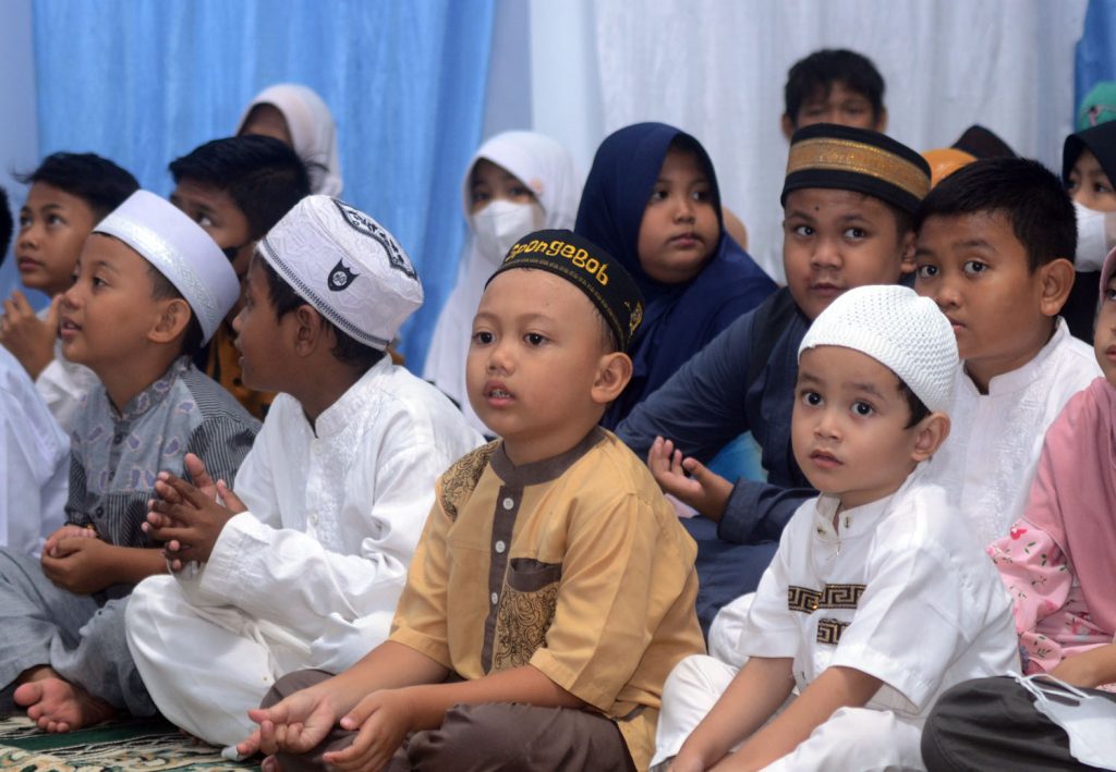 Progam amal anak yatim