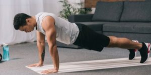Push-up hari pertama dengan teknik dasar untuk pemula.